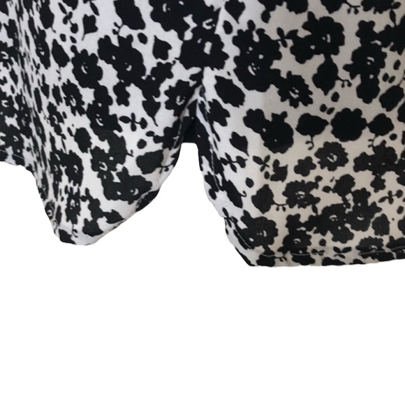 Loft Ann Taylor black and cream floral cap sleeve pullover blouse size small - Picture 6 of 8